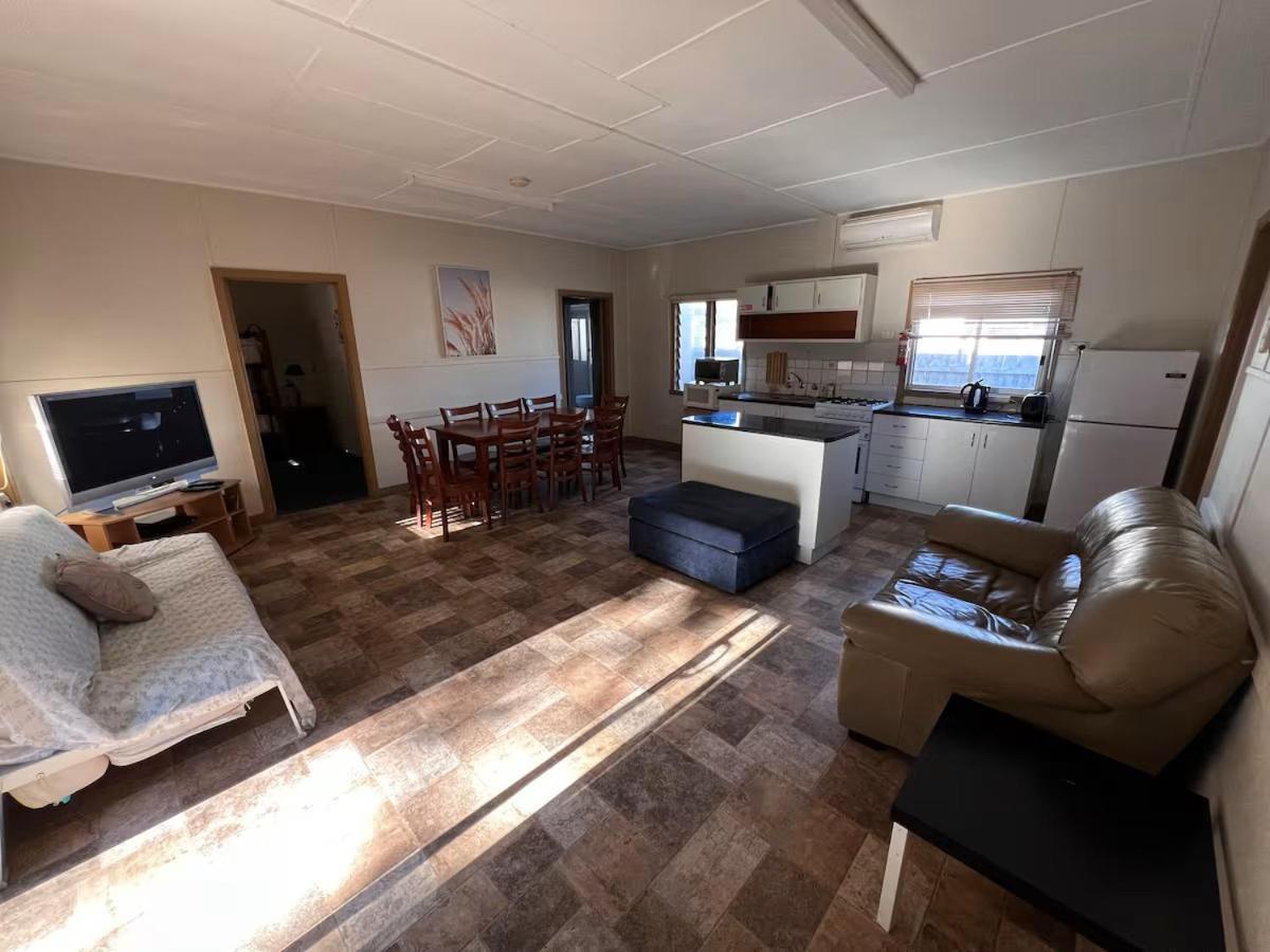 Kickback Cottages ليكس إنترانس المظهر الخارجي الصورة